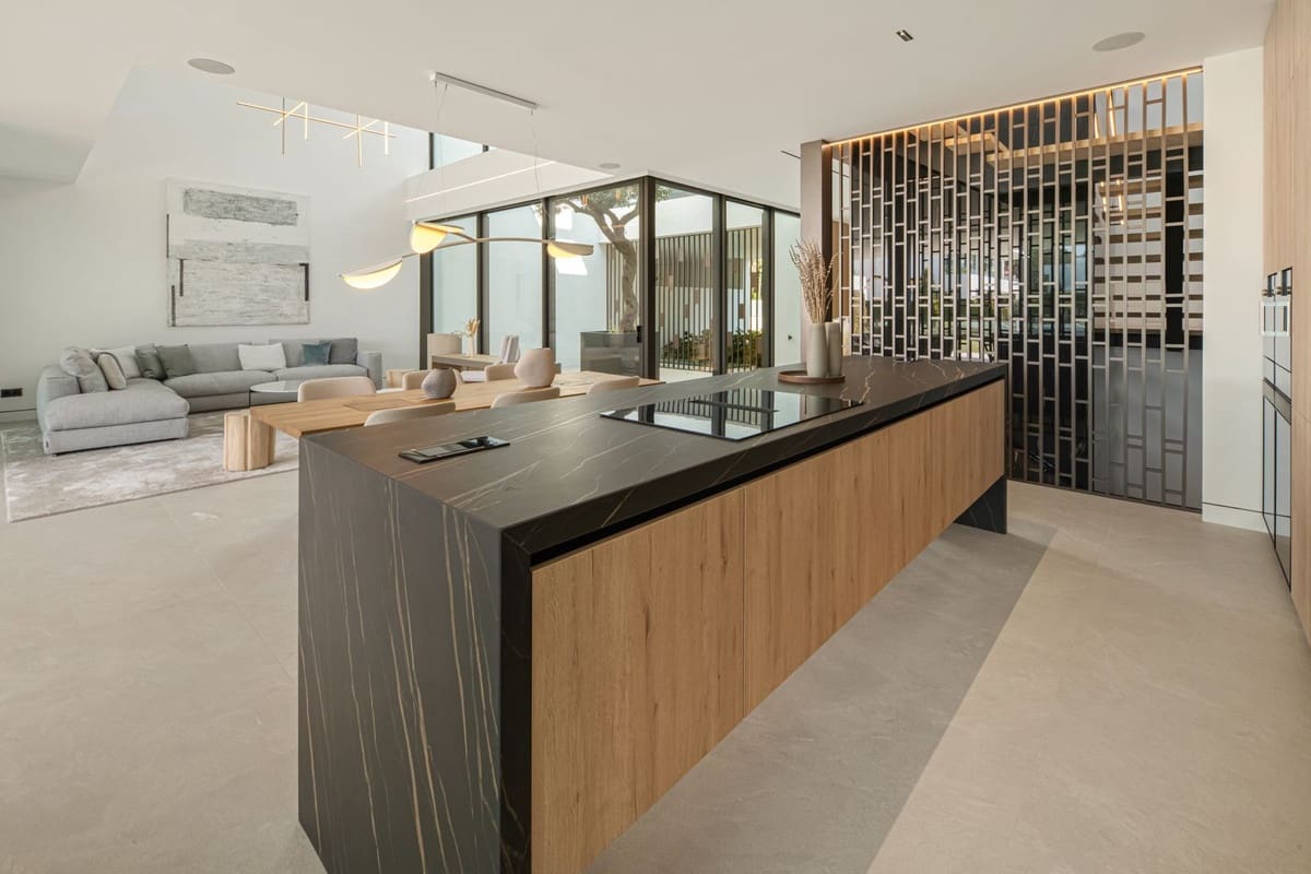 3 bedroom Villa for sale in Golden Mile - € 6,300,000 (Ref: 9835146)
