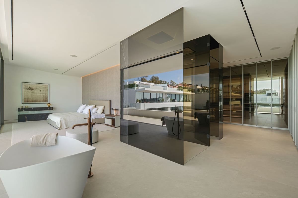 3 bedroom Villa for sale in Golden Mile - € 6,300,000 (Ref: 9835146)