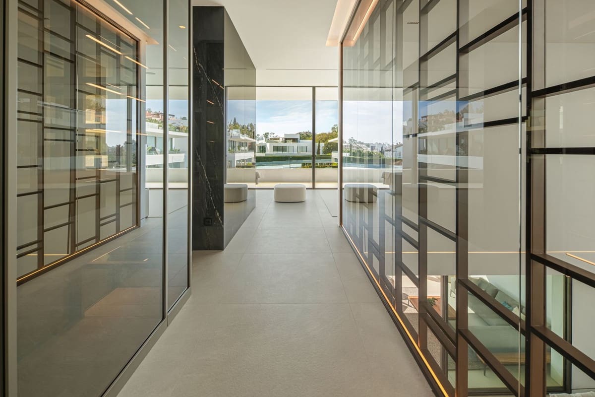 3 bedroom Villa for sale in Golden Mile - € 6,300,000 (Ref: 9835146)