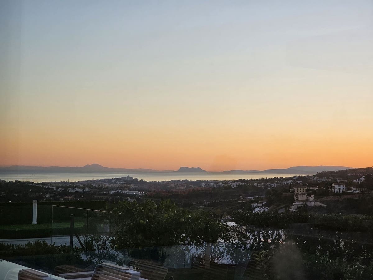 8 bedroom Villa for sale in Benahavis - € 18,650,000 (Ref: 9835148)