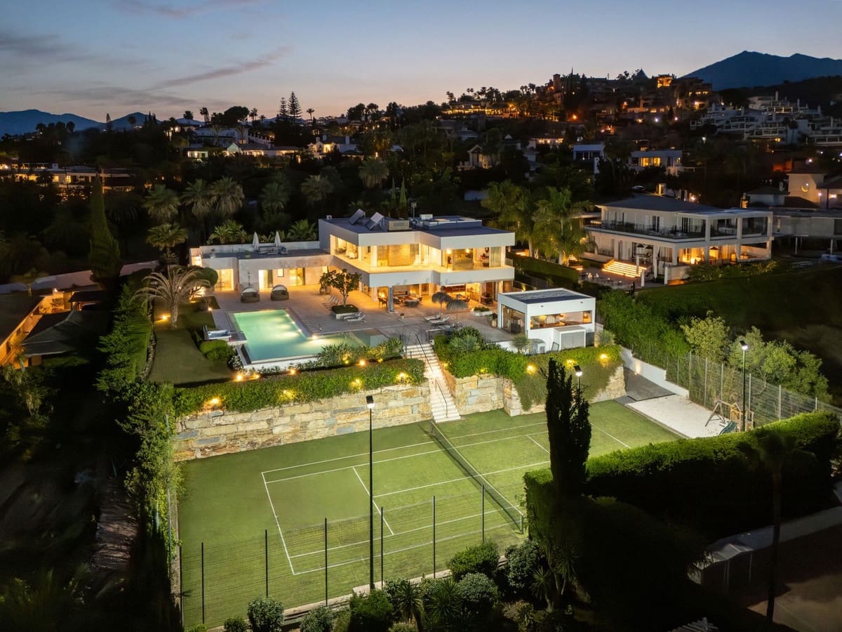 7 quarto Moradia para venda em Nueva Andalucia - 7 950 000 € (Ref: 9848967)