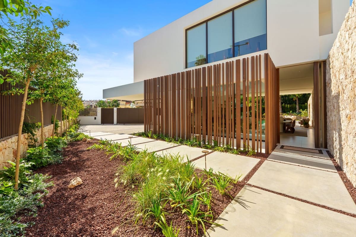 5 bedroom Villa for sale in Golden Mile - € 5,995,000 (Ref: 9848975)