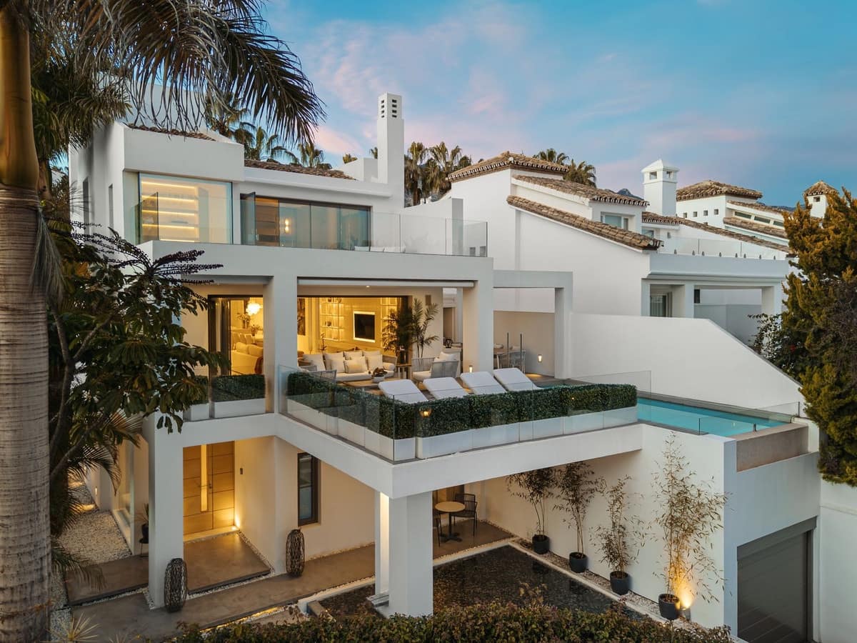 4 bedroom Semi-detached Villa for sale in Golden Mile - € 10,900,000 (Ref: 9850908)