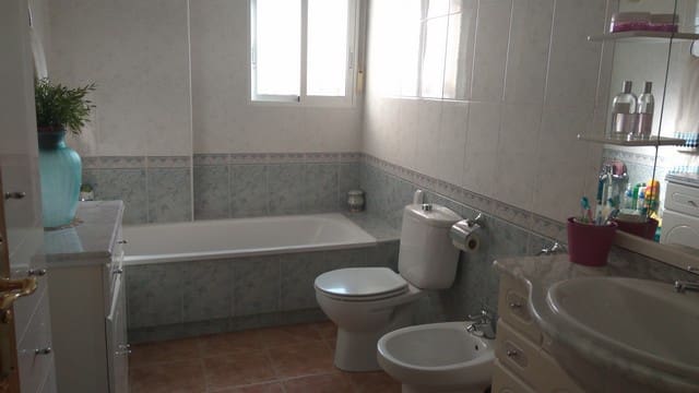 3 slaapkamer Villa te koop in Bigastro met garage - € 235.000 (Ref: 6361794)