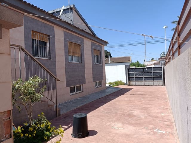 3 Zimmer Villa zu verkaufen in Torrevieja mit Pool Garage - 380.000 € (Ref: 6796490)