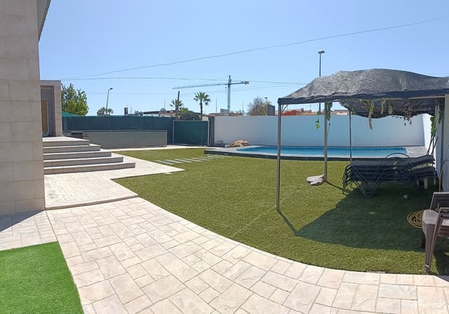 3 Zimmer Villa zu verkaufen in Torrevieja mit Pool Garage - 380.000 € (Ref: 6796490)