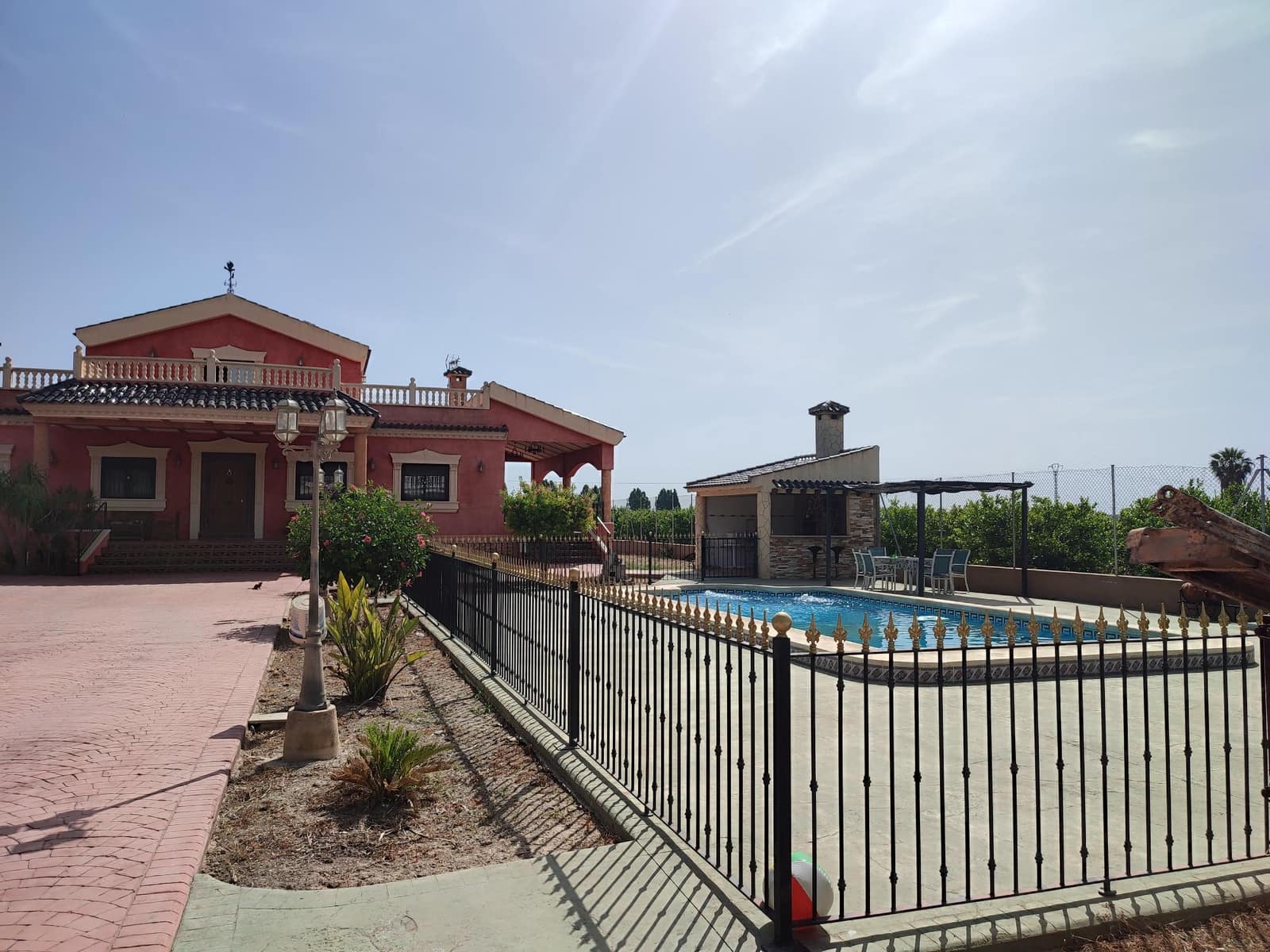 4 sypialnia Willa na sprzedaż w La Campaneta z basenem garażem - 450 000 € (Ref: 6917414)