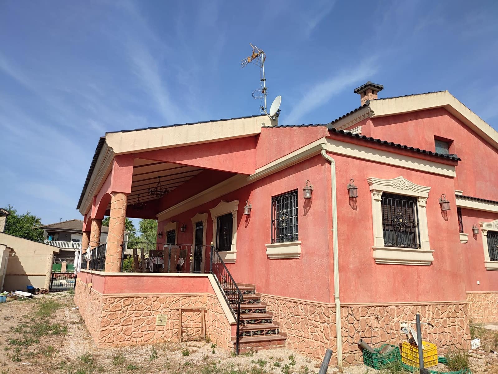 4 sypialnia Willa na sprzedaż w La Campaneta z basenem garażem - 450 000 € (Ref: 6917414)