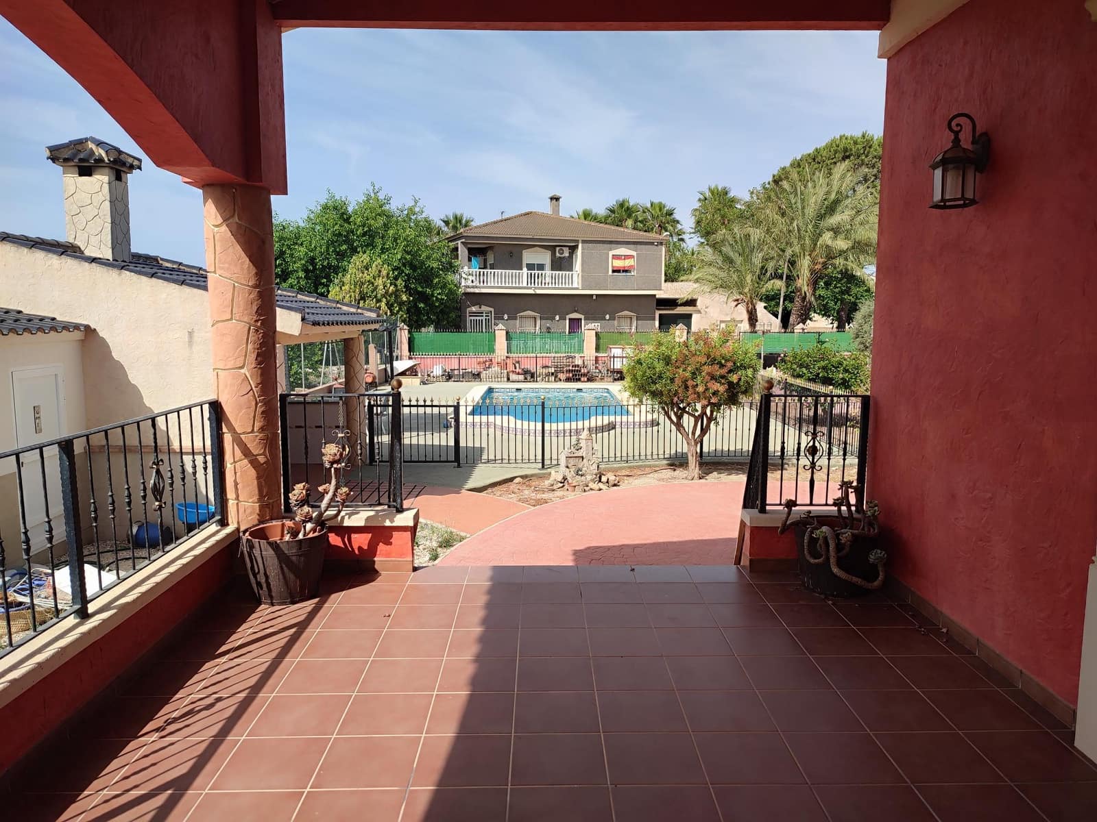 4 sypialnia Willa na sprzedaż w La Campaneta z basenem garażem - 450 000 € (Ref: 6917414)