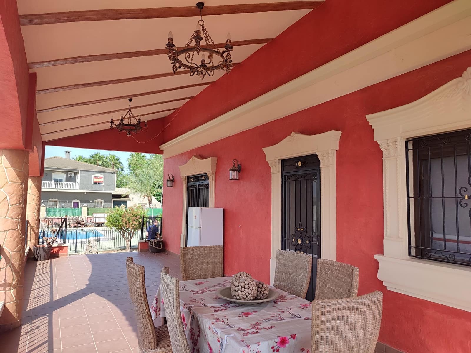 4 sypialnia Willa na sprzedaż w La Campaneta z basenem garażem - 450 000 € (Ref: 6917414)