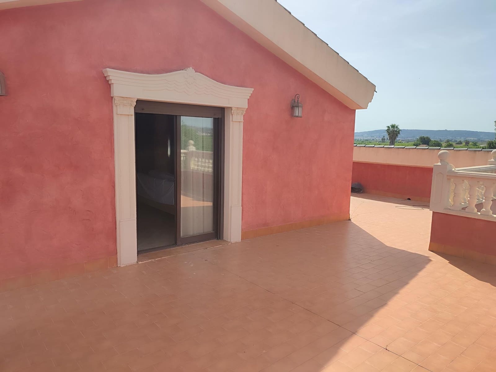 4 sypialnia Willa na sprzedaż w La Campaneta z basenem garażem - 450 000 € (Ref: 6917414)