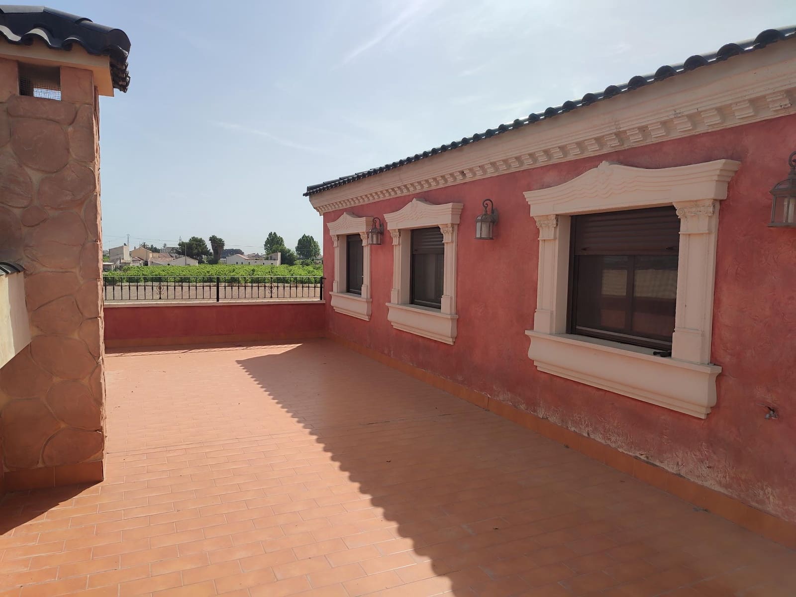 4 sypialnia Willa na sprzedaż w La Campaneta z basenem garażem - 450 000 € (Ref: 6917414)