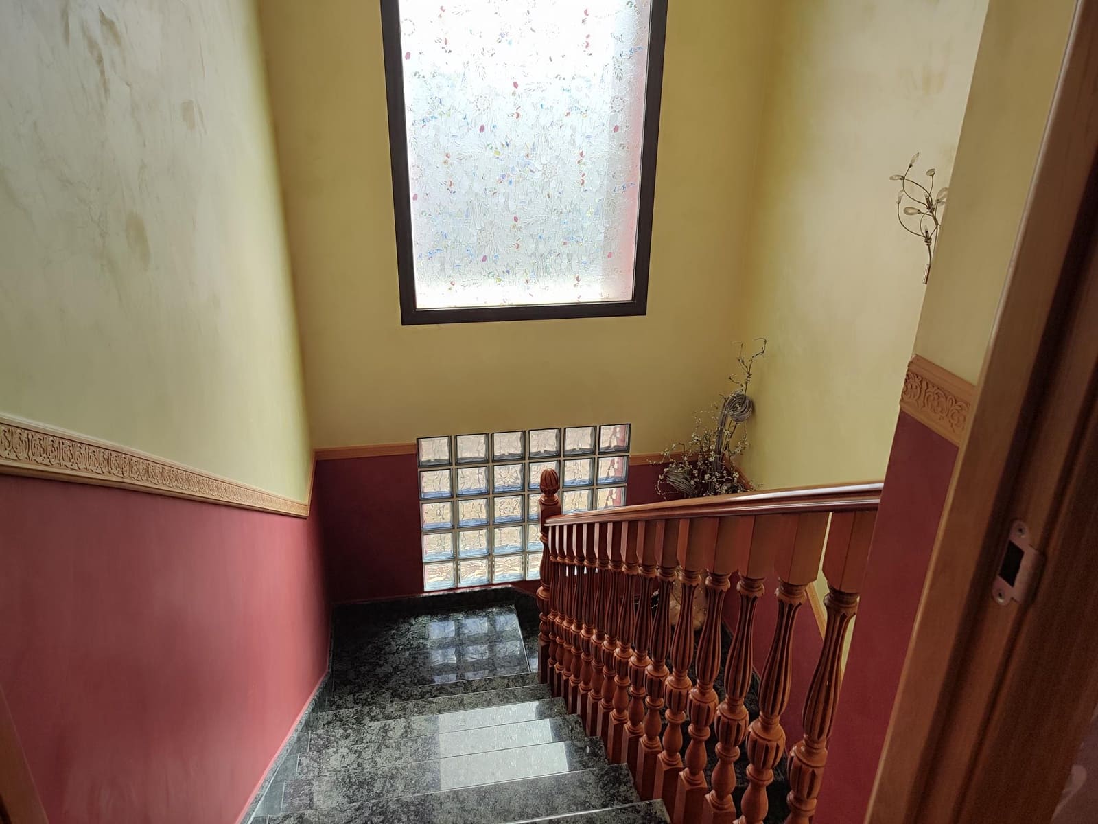 4 sypialnia Willa na sprzedaż w La Campaneta z basenem garażem - 450 000 € (Ref: 6917414)