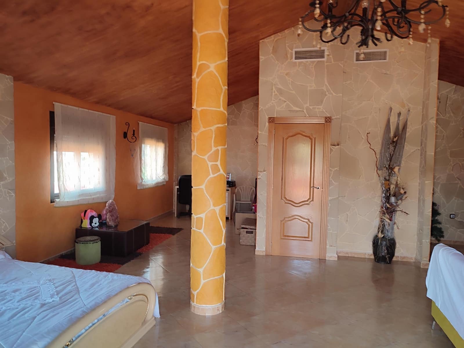 4 sypialnia Willa na sprzedaż w La Campaneta z basenem garażem - 450 000 € (Ref: 6917414)