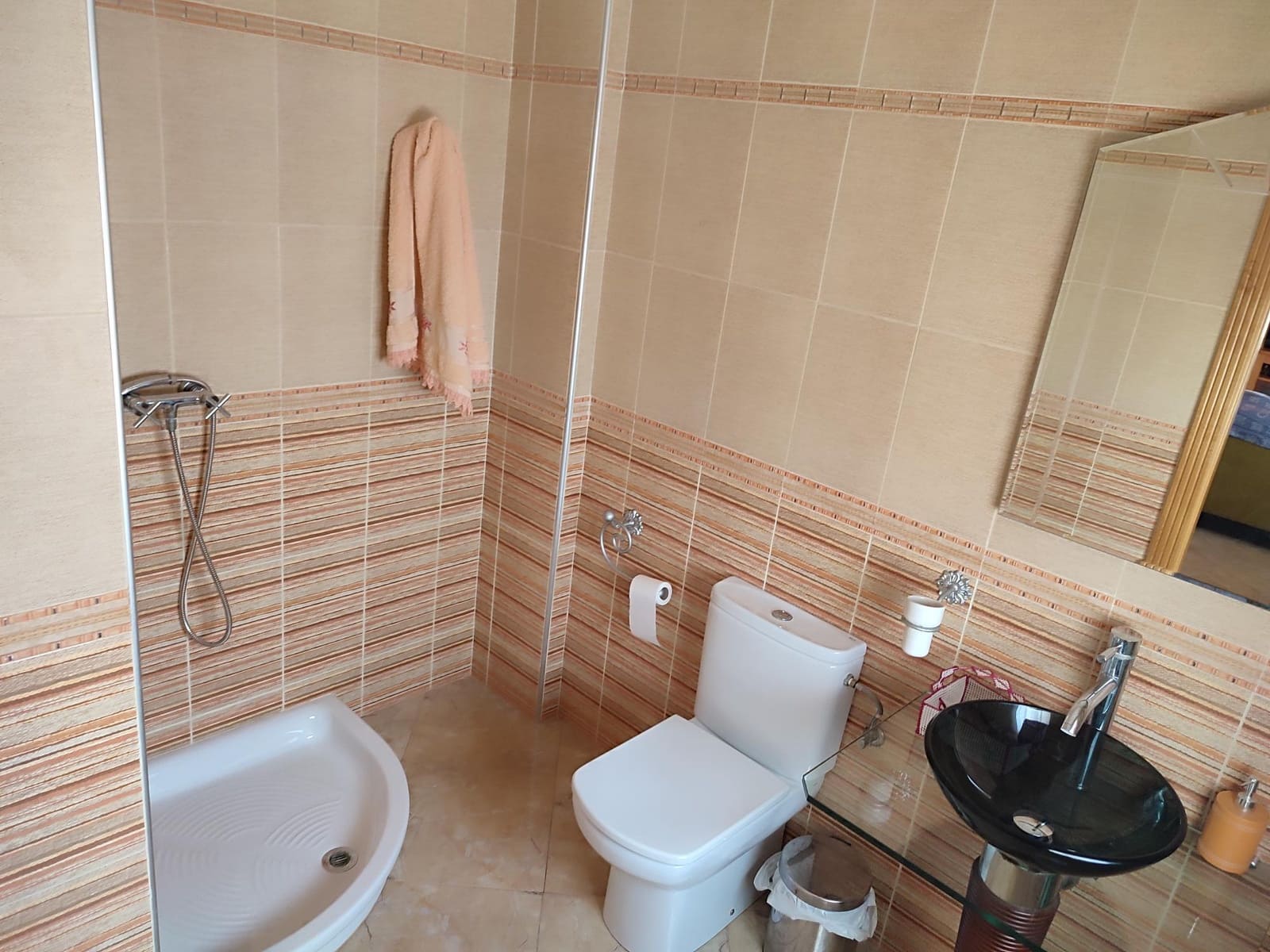 4 sypialnia Willa na sprzedaż w La Campaneta z basenem garażem - 450 000 € (Ref: 6917414)