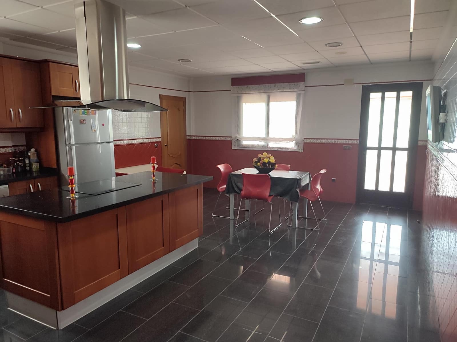 4 sypialnia Willa na sprzedaż w La Campaneta z basenem garażem - 450 000 € (Ref: 6917414)