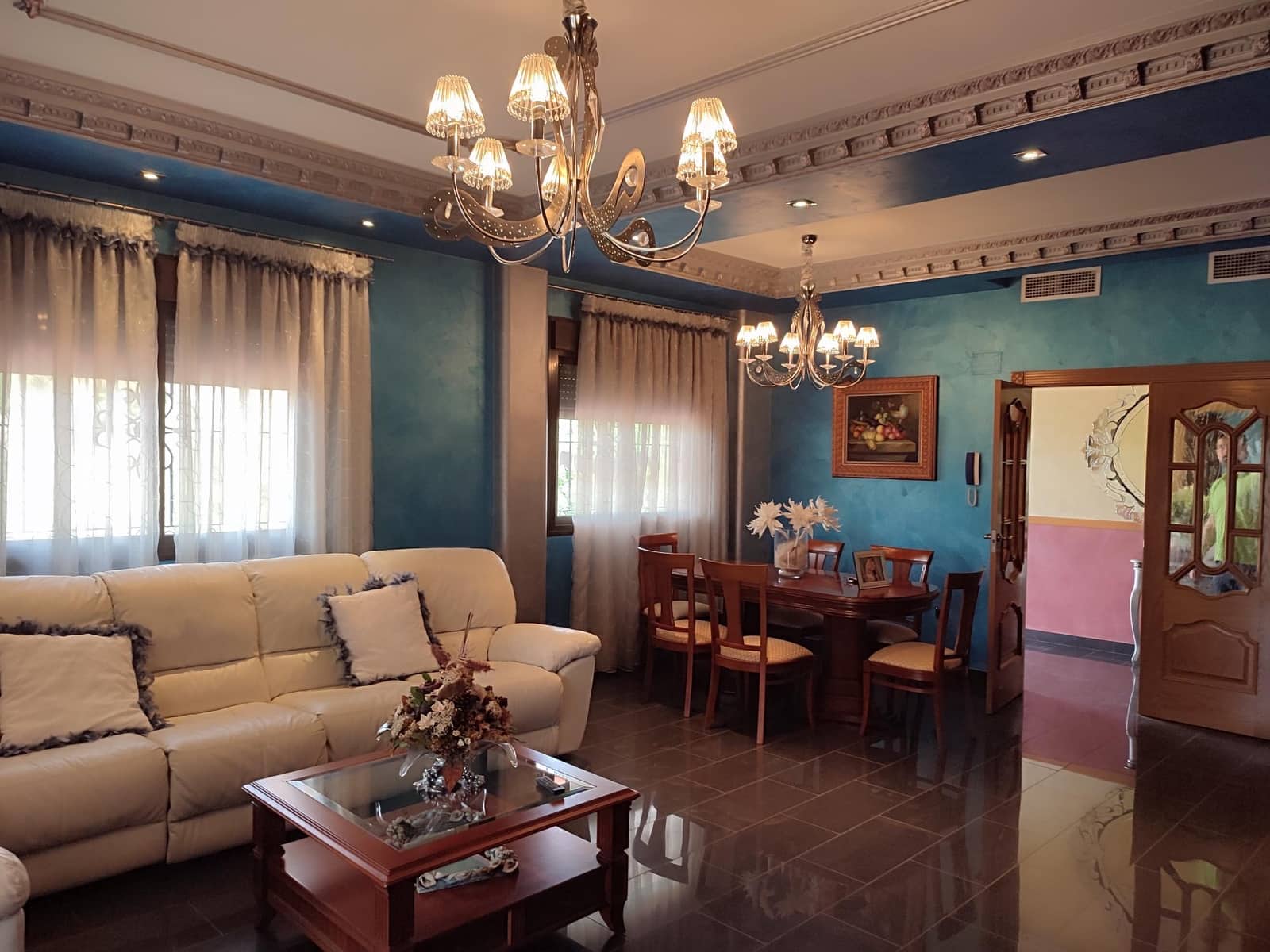 4 sypialnia Willa na sprzedaż w La Campaneta z basenem garażem - 450 000 € (Ref: 6917414)