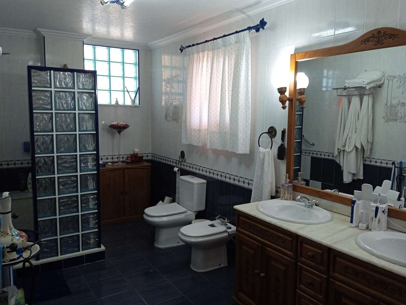 4 bedroom Villa for sale in Vistabella with pool garage - € 600,000 (Ref: 7086243)