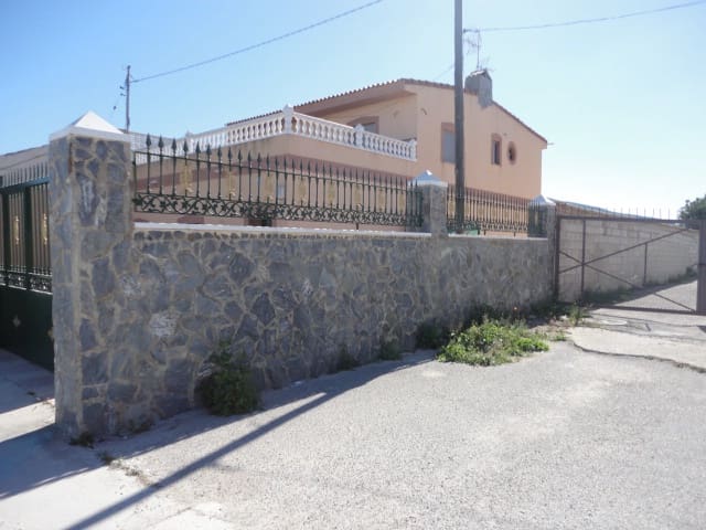 3 bedroom Villa for sale in Orihuela with pool garage - € 300,000 (Ref: 7692232)