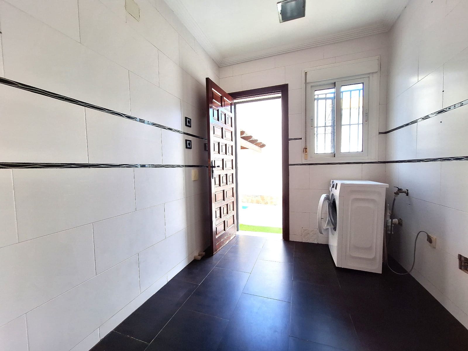 3 bedroom Villa for sale in Torrevieja with pool garage - € 248,000 (Ref: 8397172)