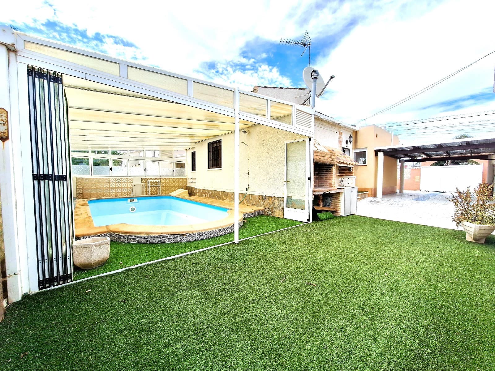 3 bedroom Villa for sale in Torrevieja with pool garage - € 248,000 (Ref: 8397172)