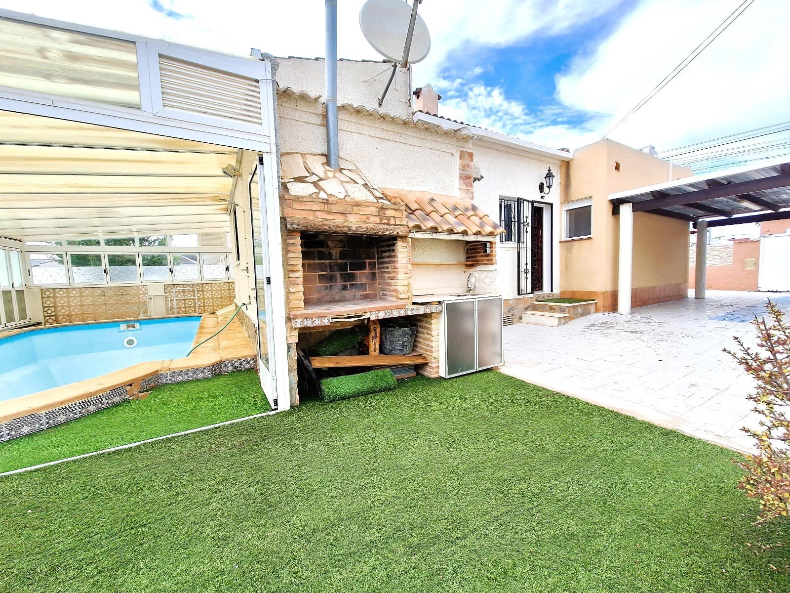 3 bedroom Villa for sale in Torrevieja with pool garage - € 248,000 (Ref: 8397172)
