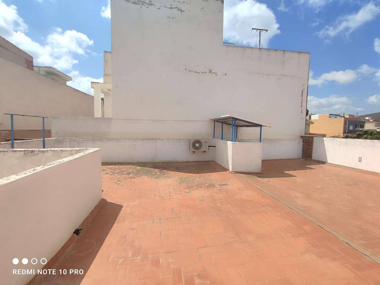 4 makuuhuone Omakotitalo myytävänä paikassa Bigastro mukana 
autotalli - 160 000 € (Ref: 8444457)