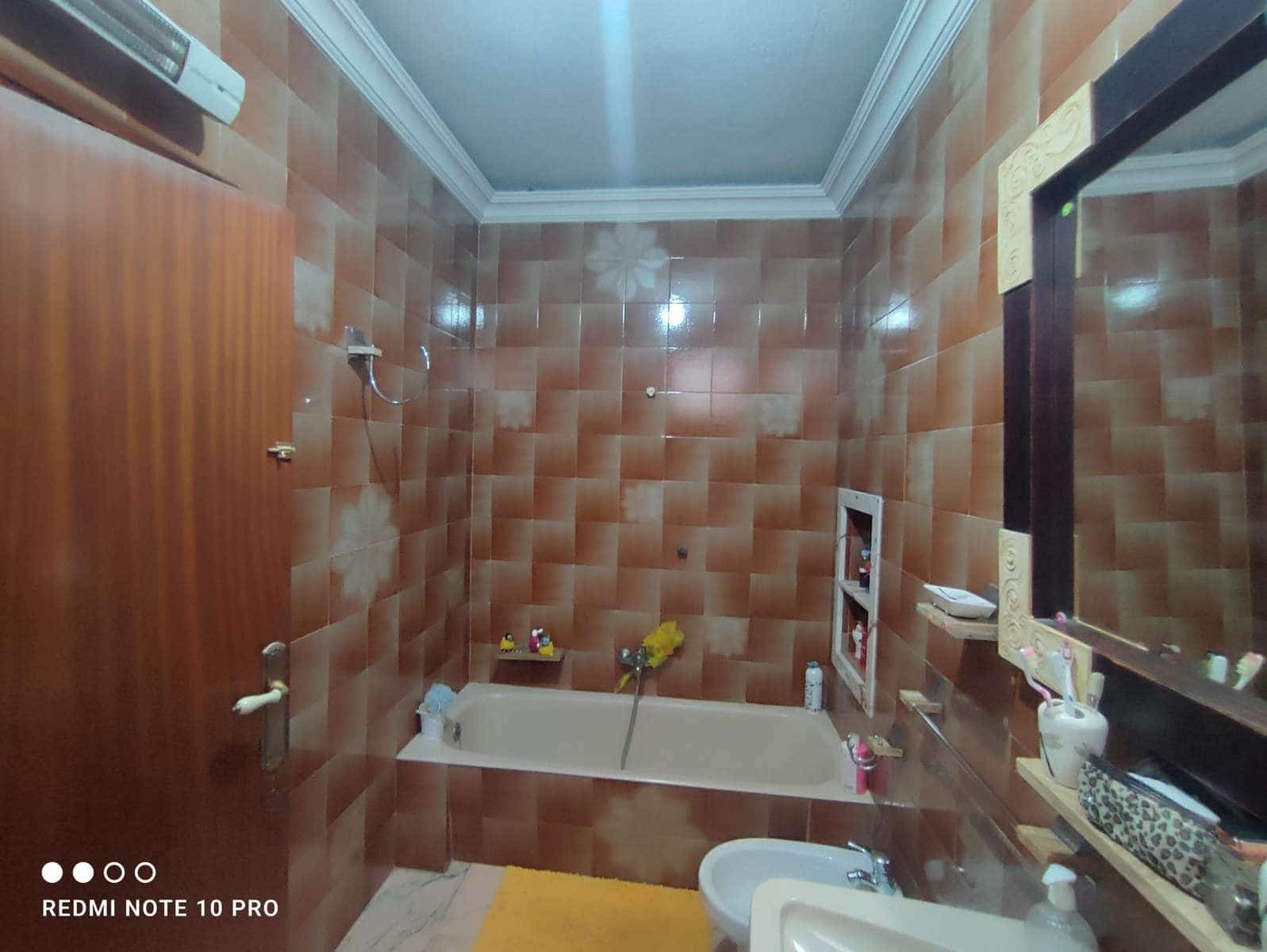 4 makuuhuone Omakotitalo myytävänä paikassa Bigastro mukana 
autotalli - 160 000 € (Ref: 8444457)