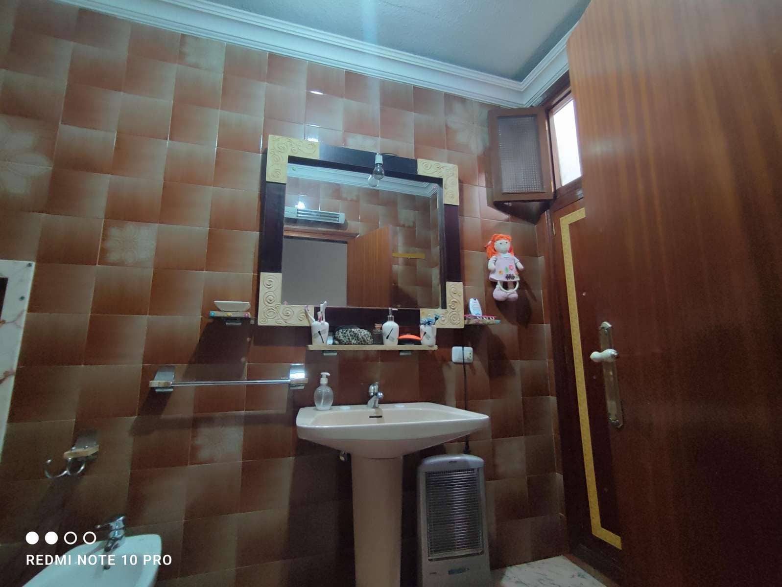 4 makuuhuone Omakotitalo myytävänä paikassa Bigastro mukana 
autotalli - 160 000 € (Ref: 8444457)