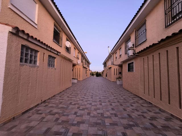 4 soveværelse Byhus til salg i Desamparados - Hurchillo - Torremendo, Orihuela - € 128.000 (Ref: 8756650)