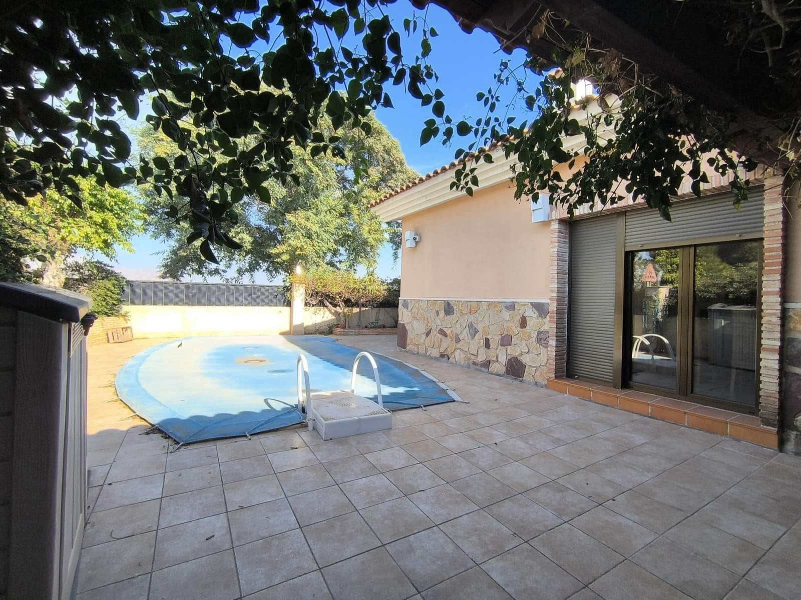 3 slaapkamer Villa te koop in Bigastro met zwembad garage - € 300.000 (Ref: 8802976)