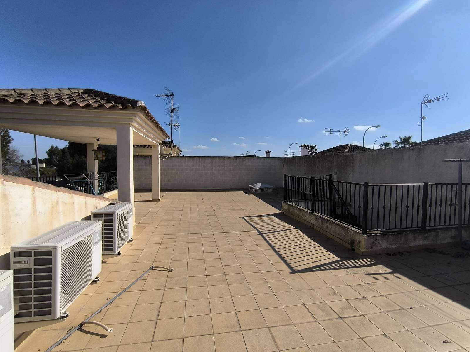 3 slaapkamer Villa te koop in Bigastro met zwembad garage - € 300.000 (Ref: 8802976)