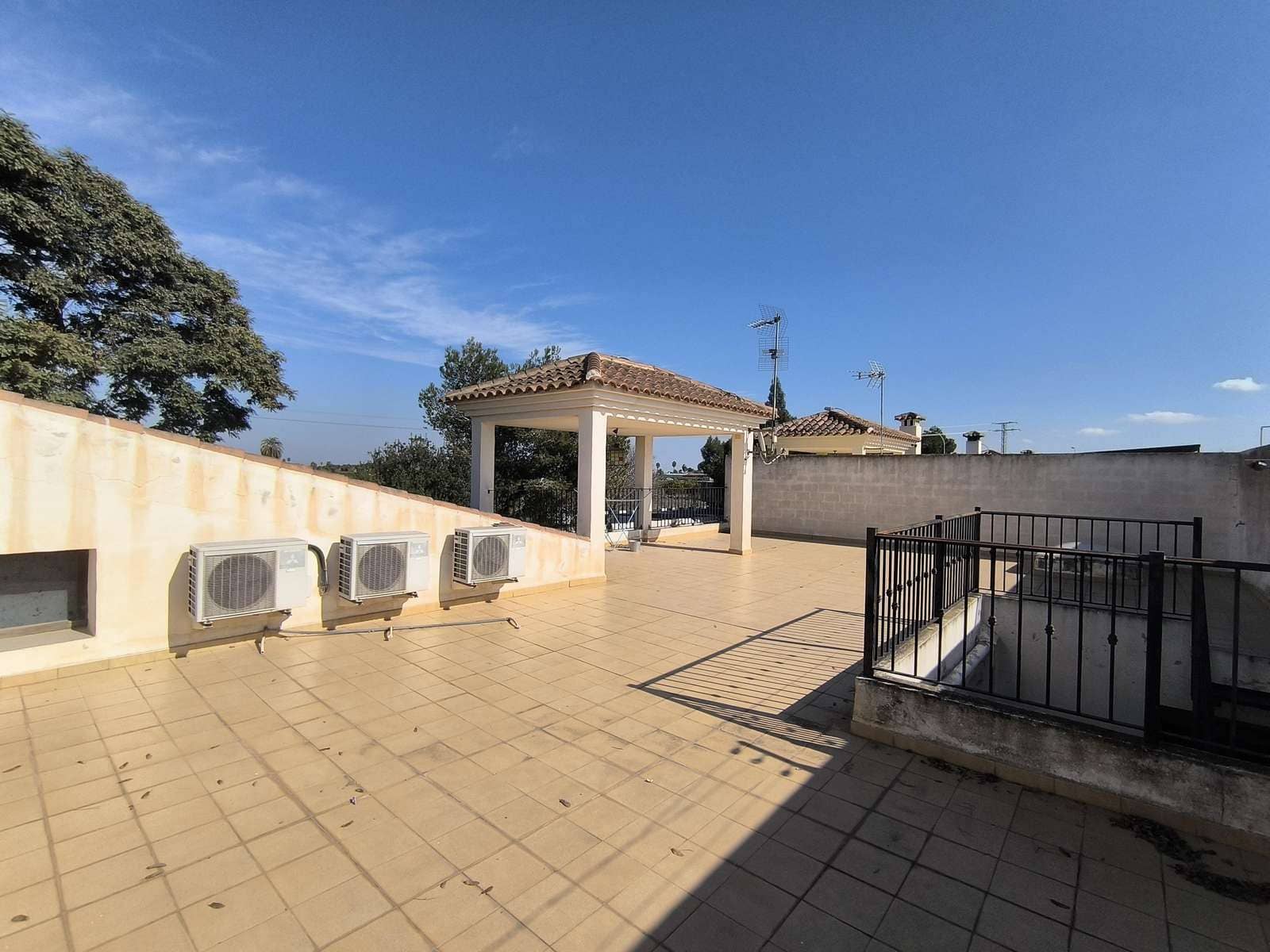 3 slaapkamer Villa te koop in Bigastro met zwembad garage - € 300.000 (Ref: 8802976)