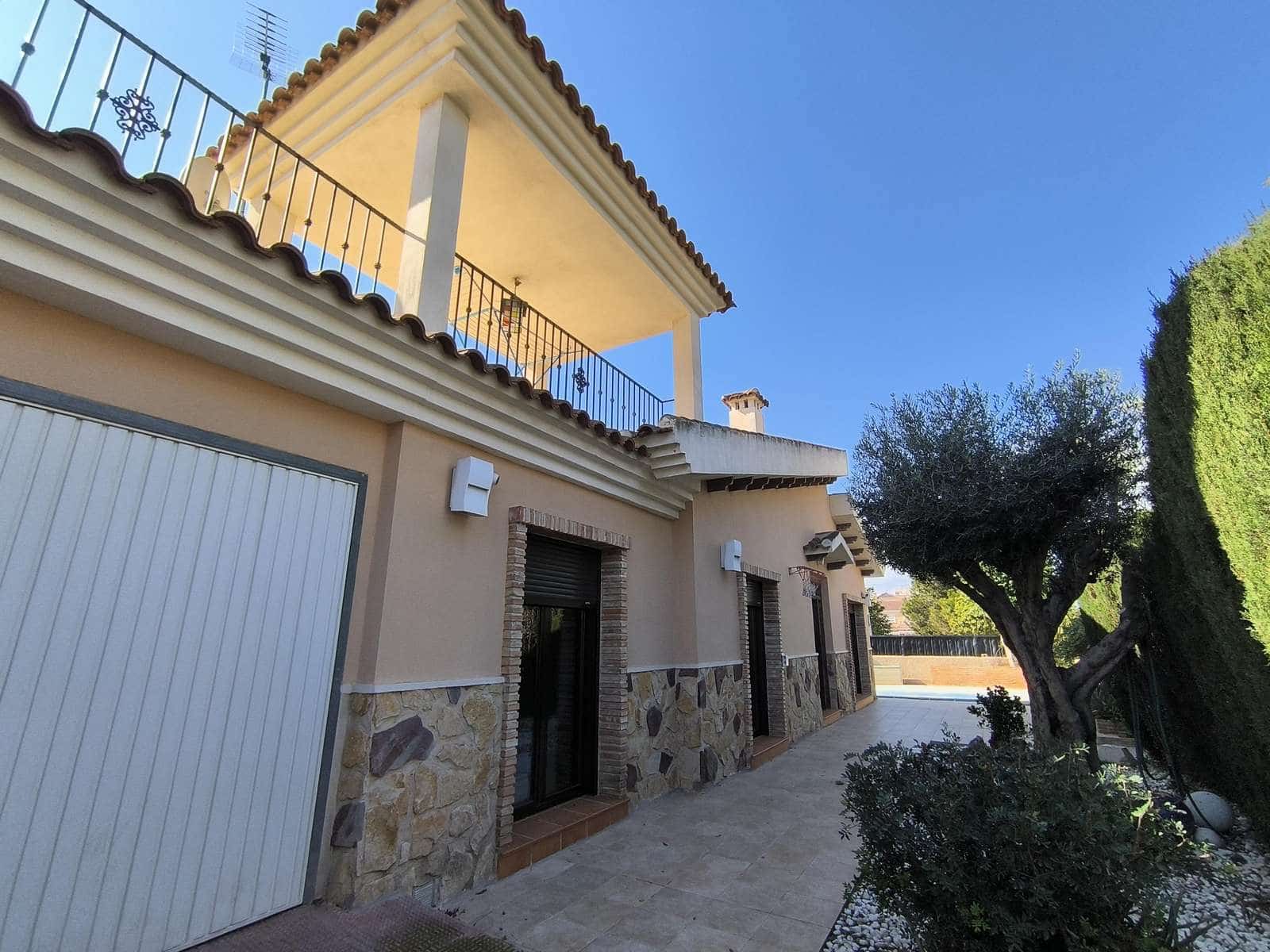 3 slaapkamer Villa te koop in Bigastro met zwembad garage - € 300.000 (Ref: 8802976)