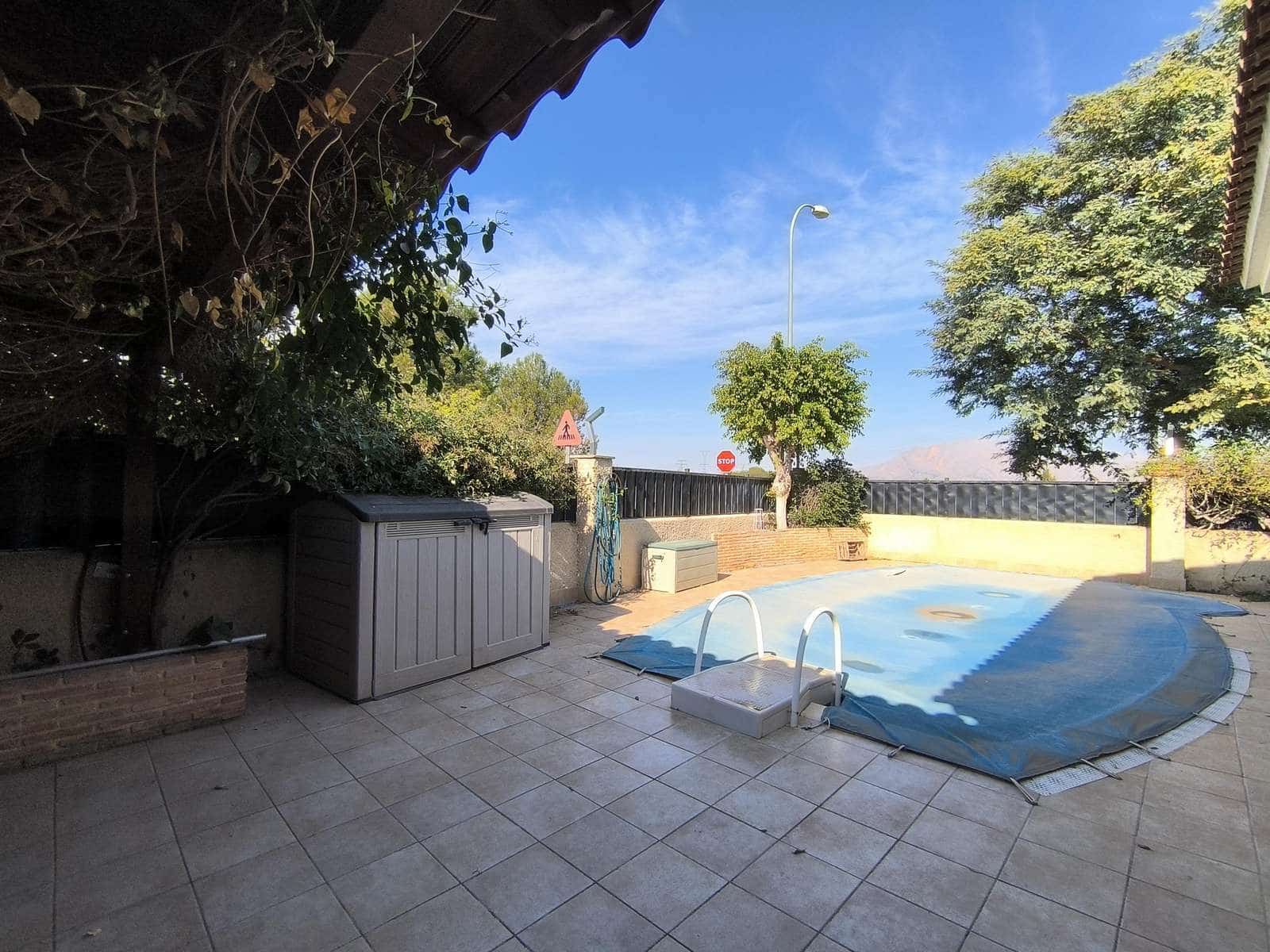 3 slaapkamer Villa te koop in Bigastro met zwembad garage - € 300.000 (Ref: 8802976)