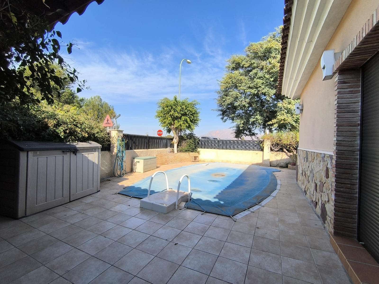 3 slaapkamer Villa te koop in Bigastro met zwembad garage - € 300.000 (Ref: 8802976)