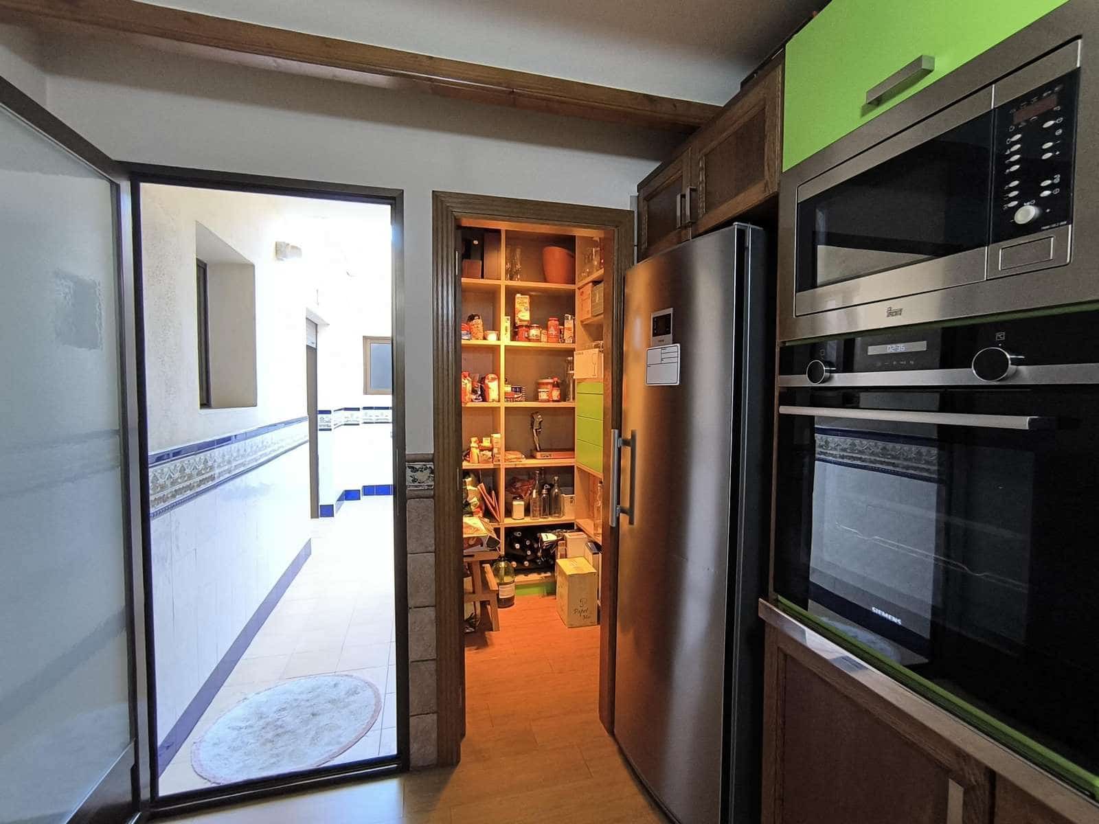 3 slaapkamer Villa te koop in Bigastro met zwembad garage - € 300.000 (Ref: 8802976)