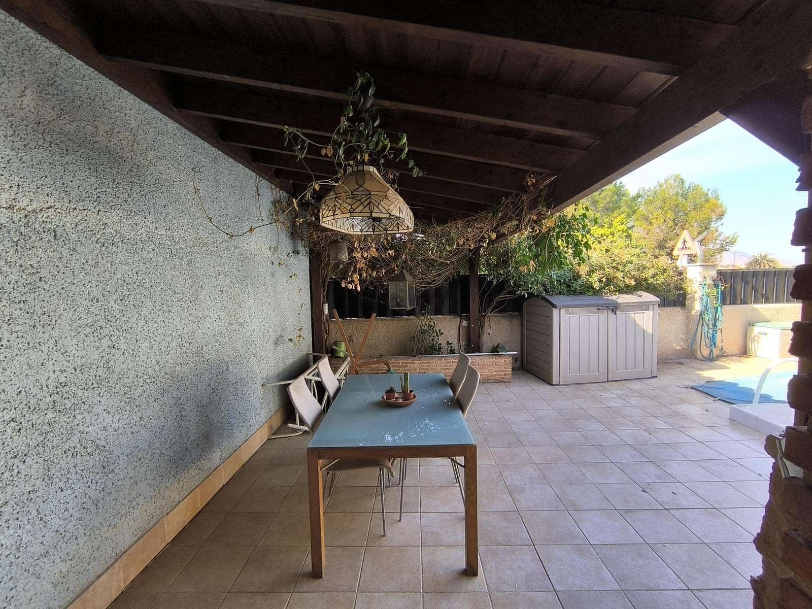 3 slaapkamer Villa te koop in Bigastro met zwembad garage - € 300.000 (Ref: 8802976)