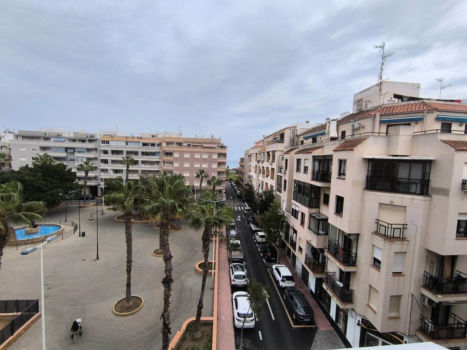 3 bedroom Beach Apartment for sale in Torrevieja - € 170,000 (Ref: 8875876)