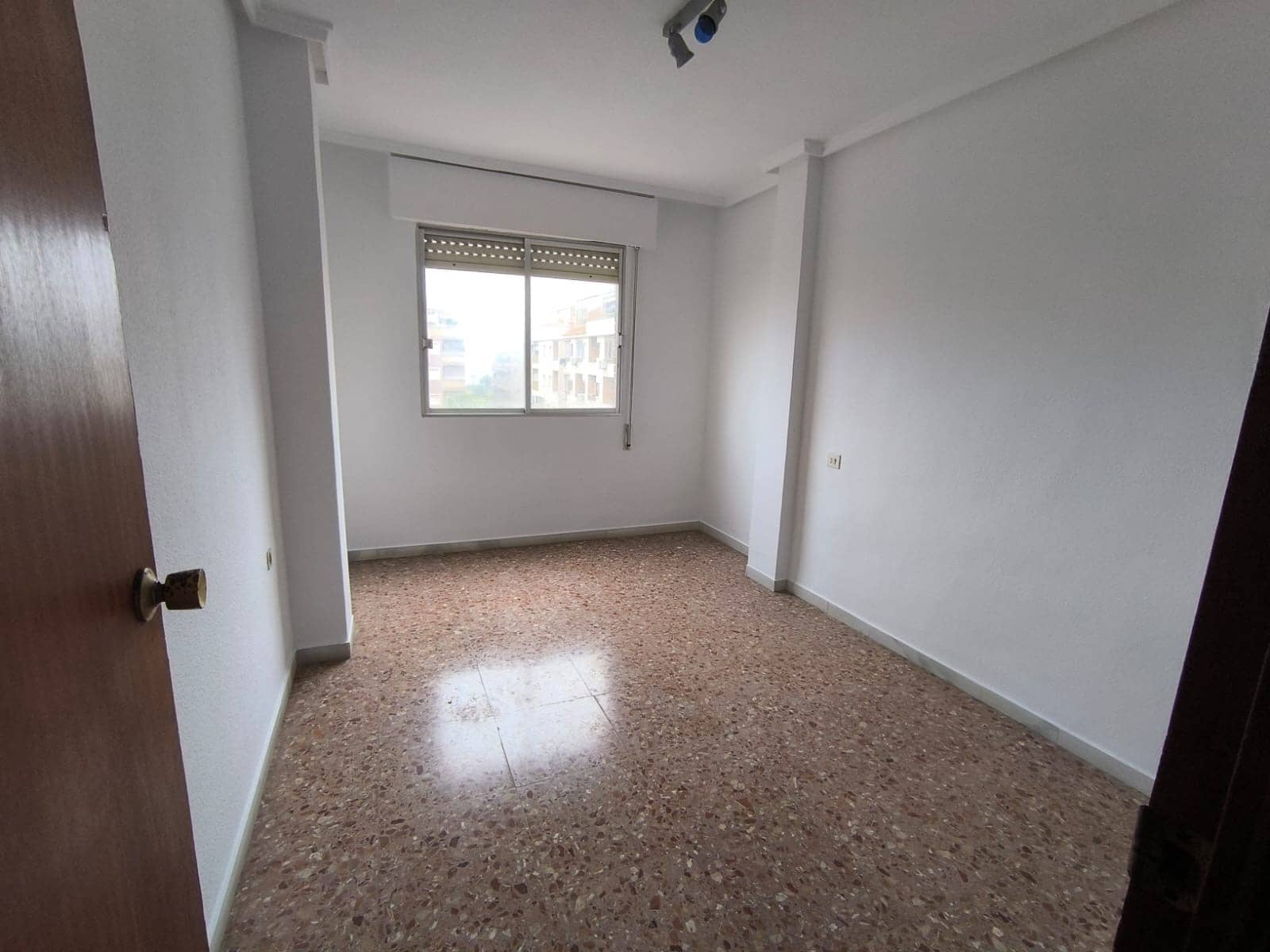 3 bedroom Beach Apartment for sale in Torrevieja - € 170,000 (Ref: 8875876)