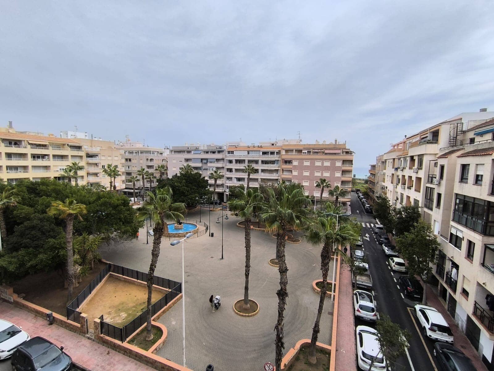 3 bedroom Beach Apartment for sale in Torrevieja - € 170,000 (Ref: 8875876)