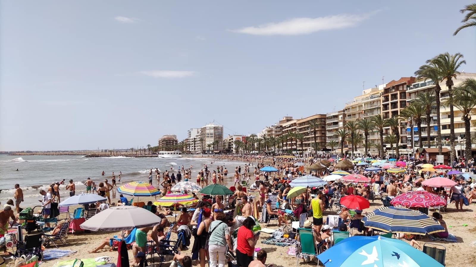 3 bedroom Beach Apartment for sale in Torrevieja - € 170,000 (Ref: 8875876)