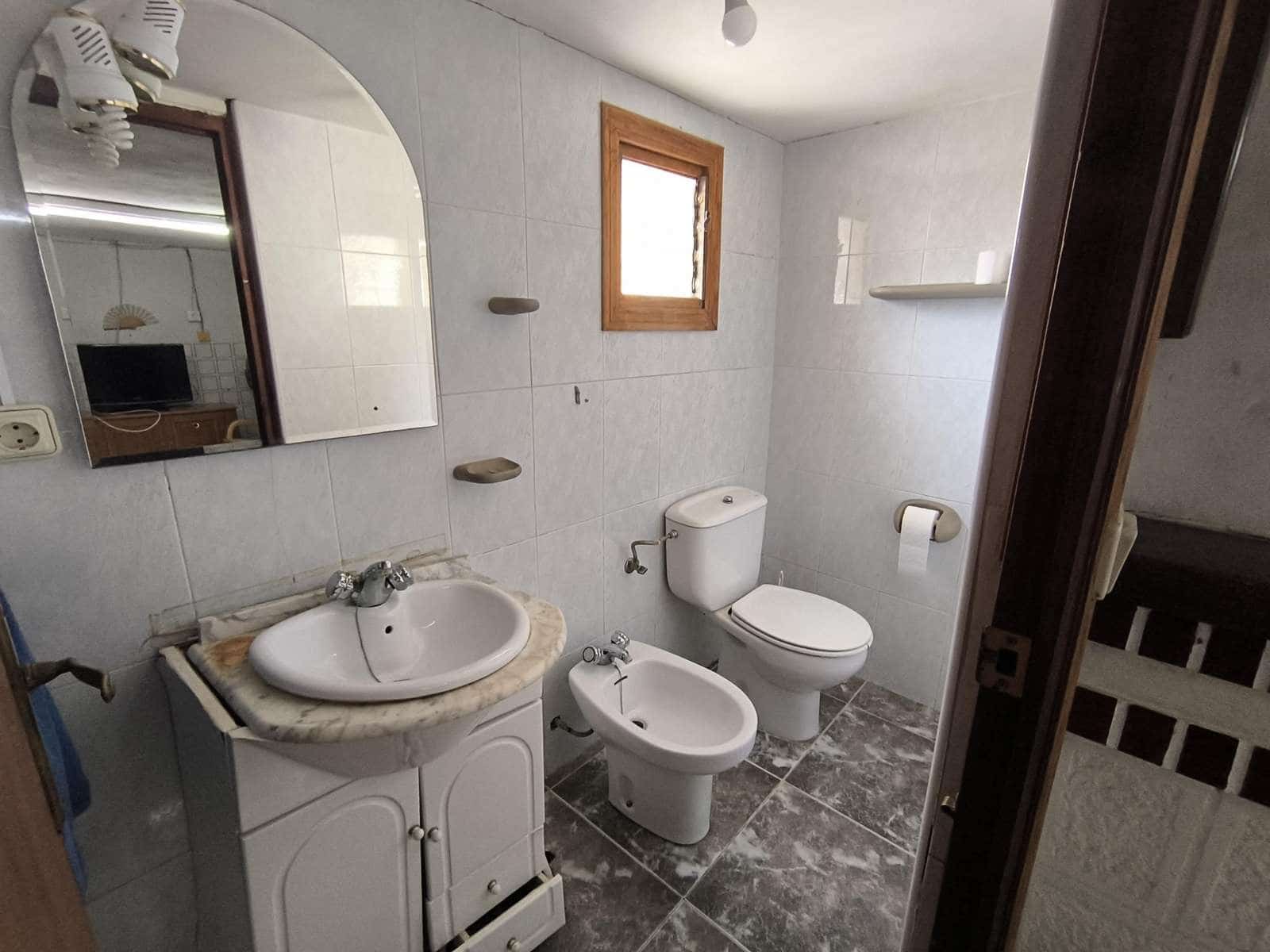 3 bedroom Townhouse for sale in San Bartolome with garage - € 80,000 (Ref: 8947324)