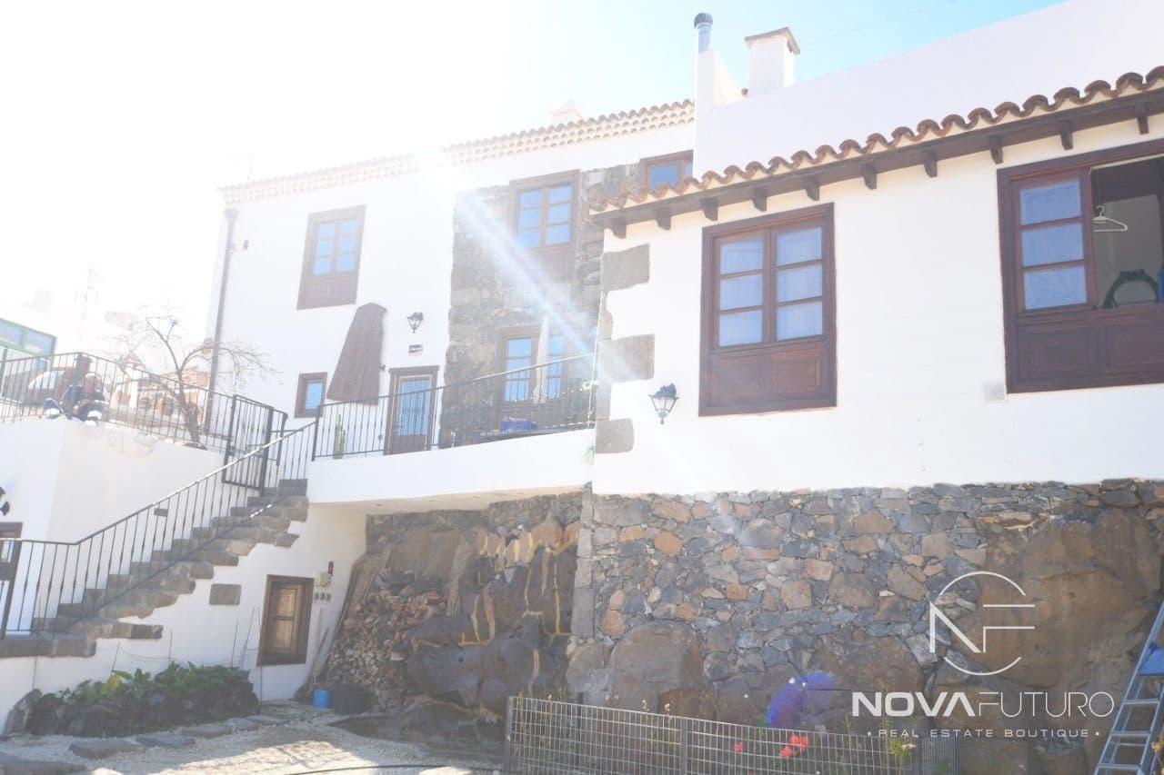 4 bedroom Villa for sale in Vilaflor - € 535,000 (Ref: 6523319)