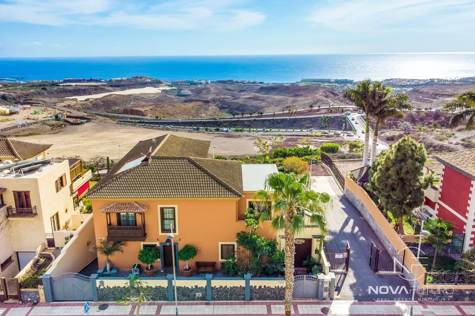 4 soverom Villa til salgs i Adeje med svømmebasseng garasje - € 3 690 000 (Ref: 6781552)