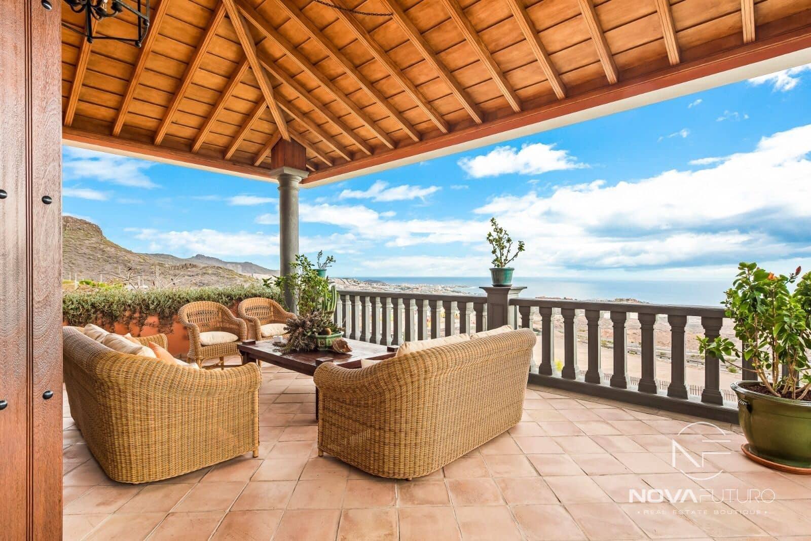 4 soverom Villa til salgs i Adeje med svømmebasseng garasje - € 3 690 000 (Ref: 6781552)