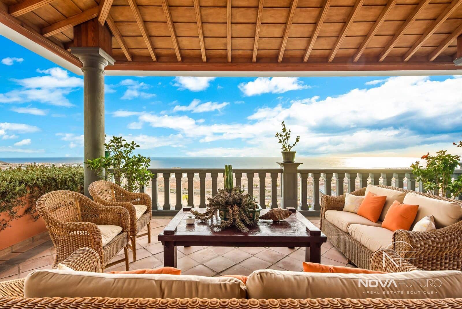 4 soverom Villa til salgs i Adeje med svømmebasseng garasje - € 3 690 000 (Ref: 6781552)