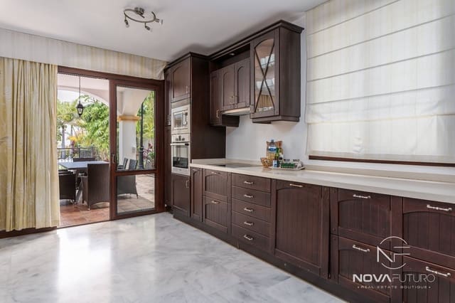 5 soverom Villa til salgs i Playa de Fañabé Alto, Adeje med svømmebasseng - € 3 000 000 (Ref: 7019938)