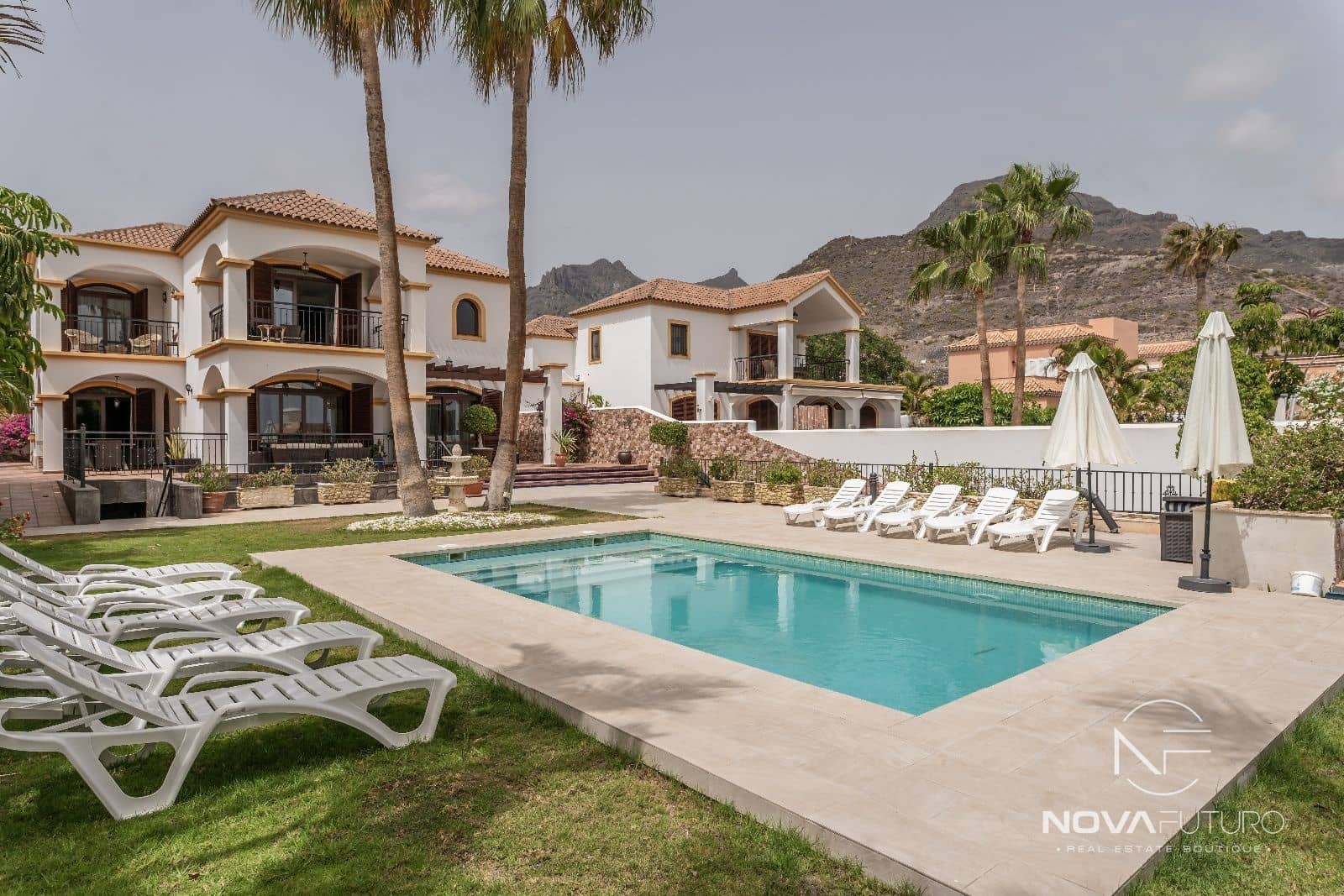 5 soveværelse Villa til salg i Adeje med swimmingpool - € 3.000.000 (Ref: 7019938)