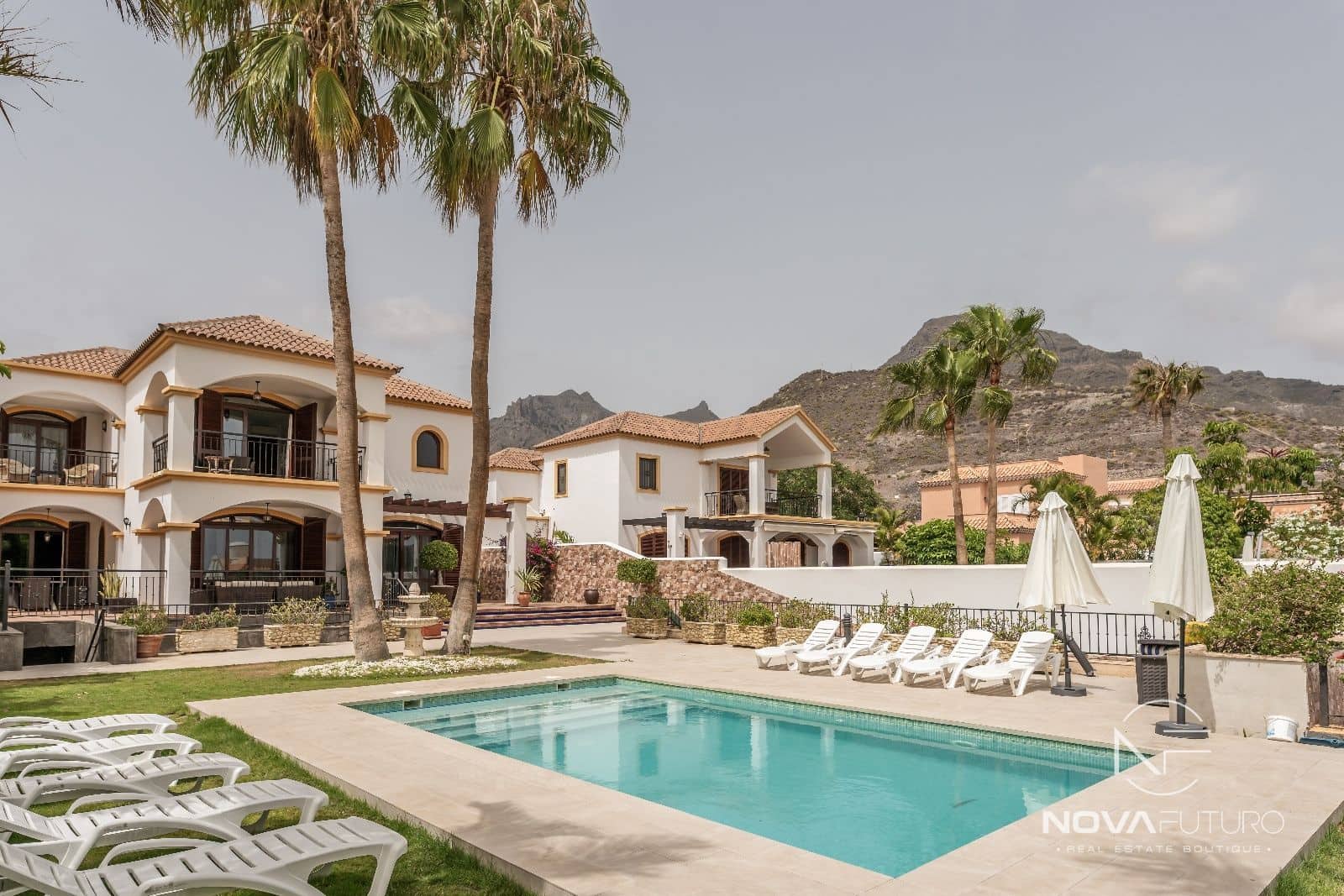 5 soveværelse Villa til salg i Adeje med swimmingpool - € 3.000.000 (Ref: 7019938)